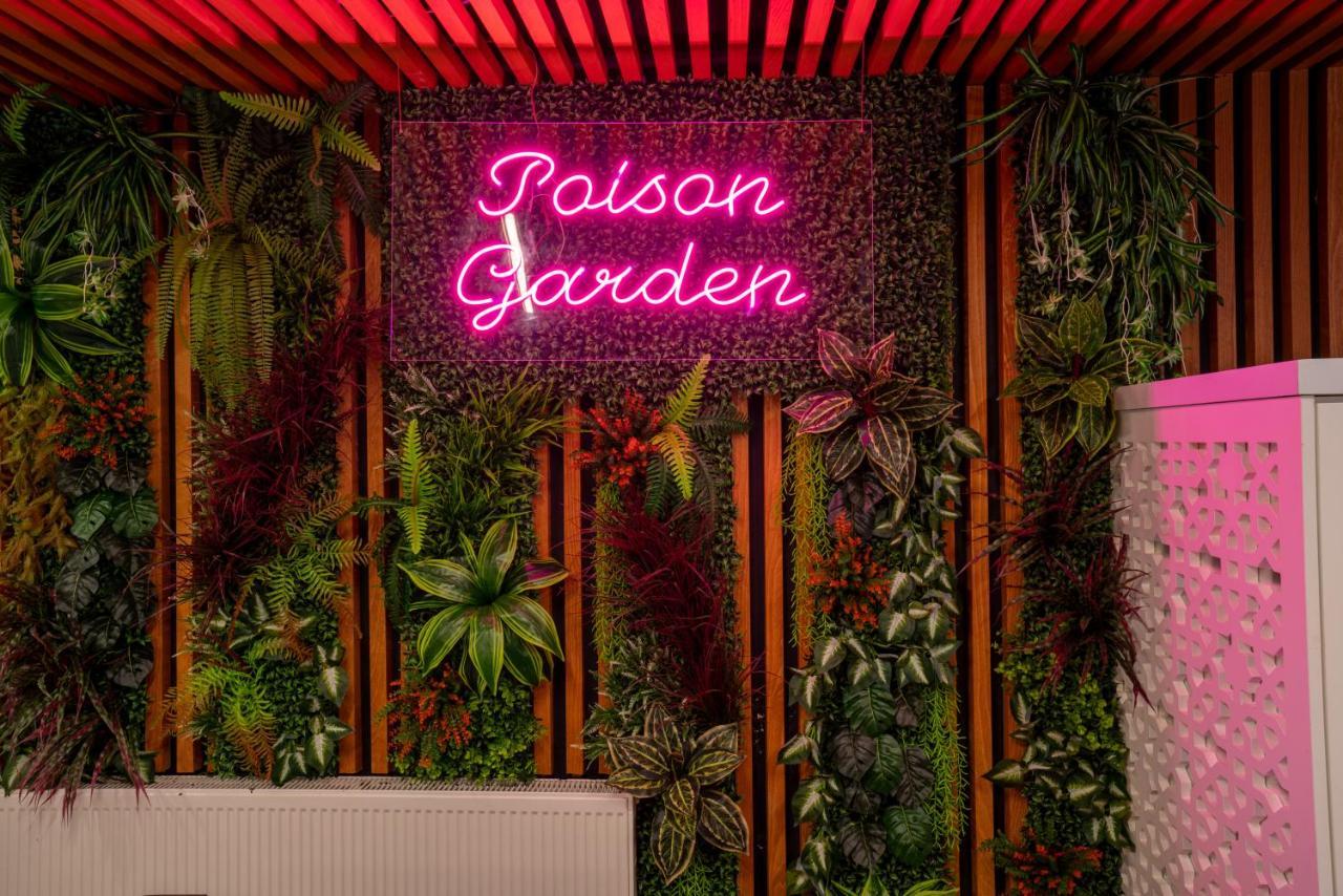 Poison Garden Suite Gozalan Εξωτερικό φωτογραφία
